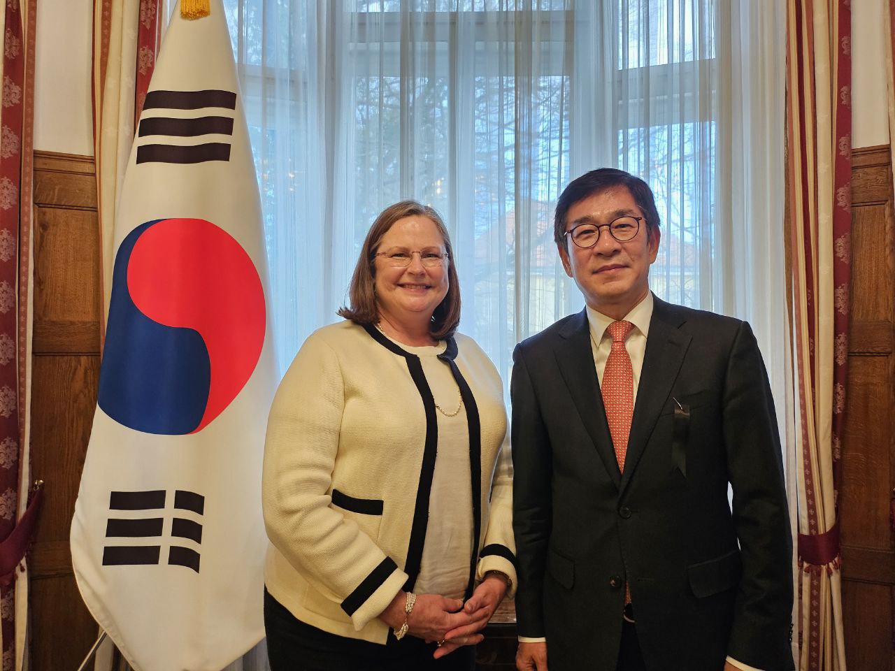 Ambassador Ham Sang-wook Hosts Luncheon for the U.S. Ambassador in Vienna